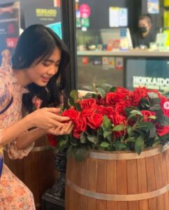 Azi Acosta Biodata, Wiki, Age, Height, Boyfriend, Parents, Nationality