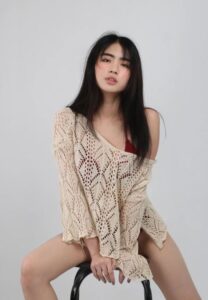 Azi Acosta Biodata, Wiki, Age, Height, Boyfriend, Parents, Nationality