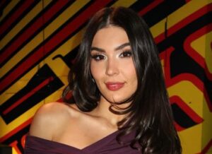Cathy Kelley Age, Husband, Wiki, Net Worth, Height, Salary