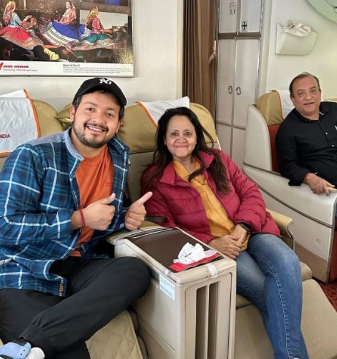 Anunay Sood with his parents