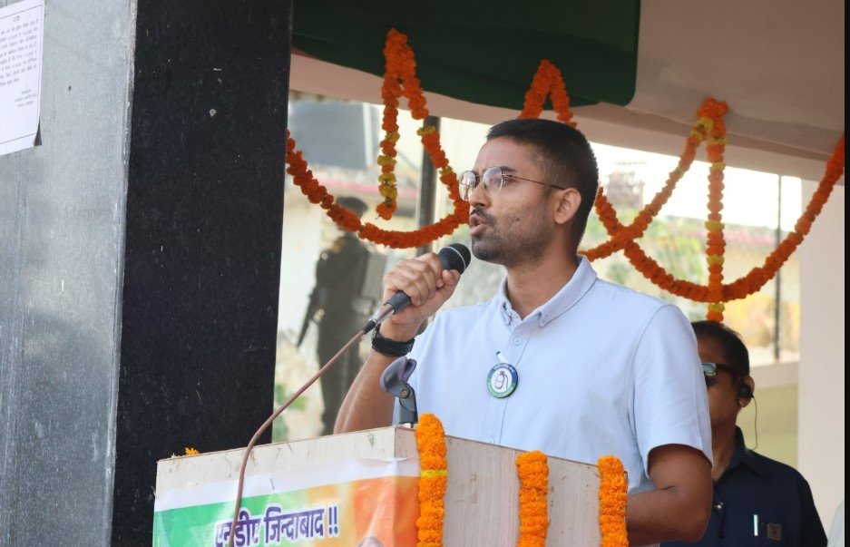 Deepak Prakash profession