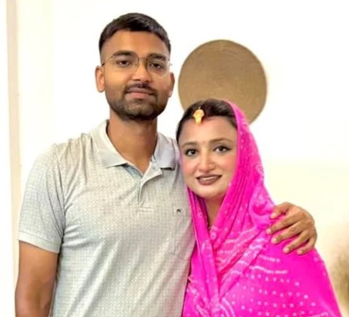 Deepak Prakash with his wife Sakshi Mishra