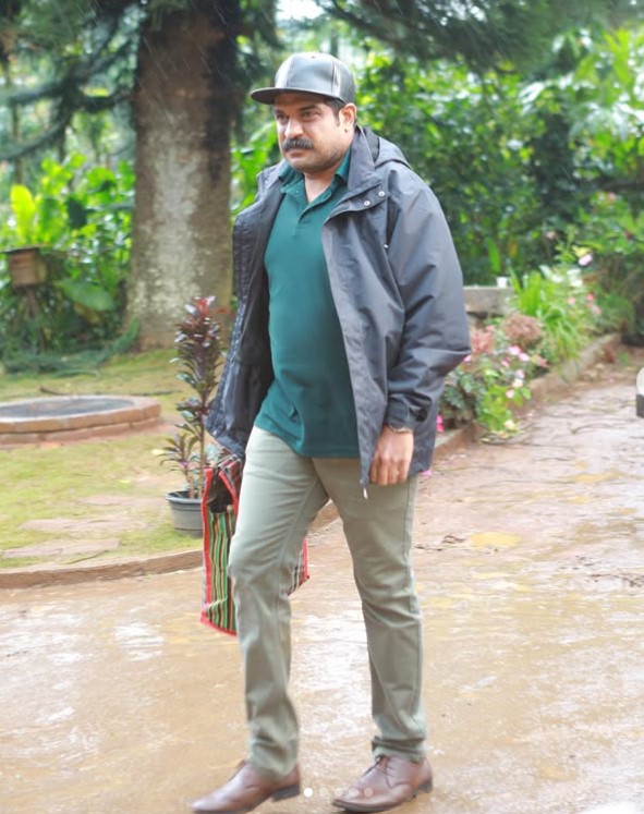 Dileesh Pothan height