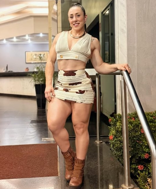 Elaine Schaferdecker height
