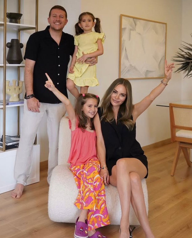 Gizem Zor with her husband Arda Zor and daughters