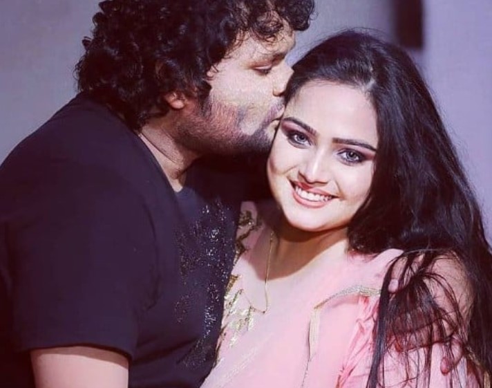 Humane Sagar with his wife