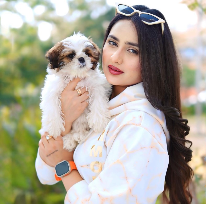 Kashish Aggarwal with her dog
