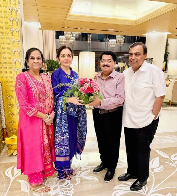 Parimal Nathwani with his wife, Nita Ambani and Mukesh Ambani