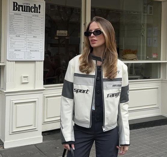Sara Domenech bio