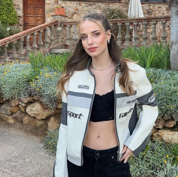 Sara Domenech biography