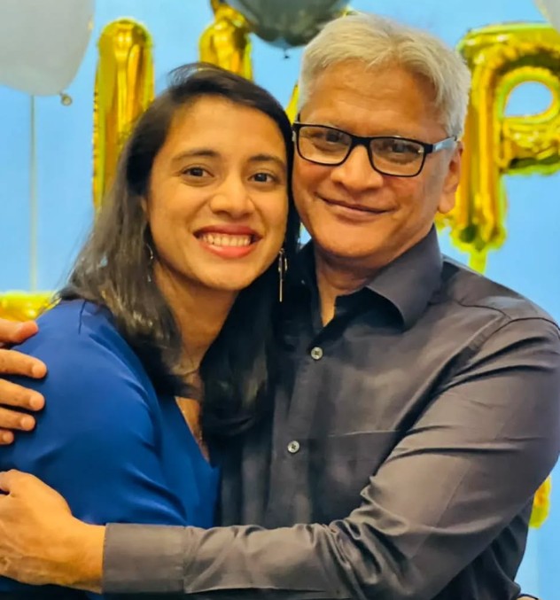 Shrinivas Mandhana with his daughter