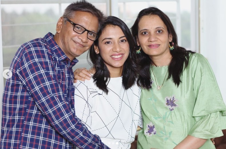 Smita Mandhana with her daughter and husband
