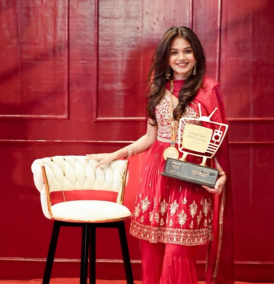 Yasmin Katheeja Allabakash received Prominent Influencer Award 2025