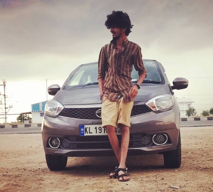 Akhil Vishwanath height