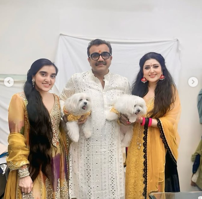 Archana Kochhar with her husband and daughter