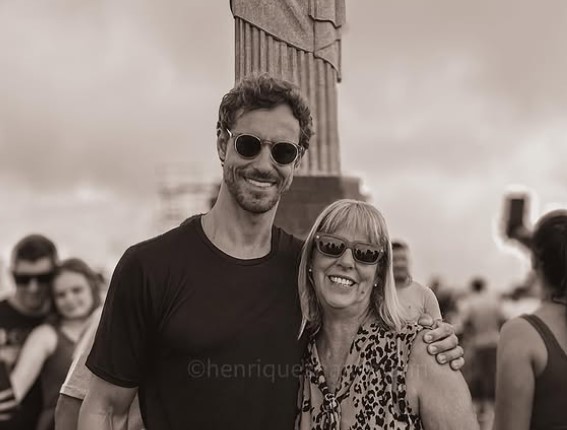 Henrique Hansmann with his mom