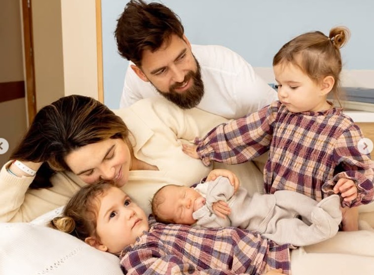 Keka Martínez with her husband and kids