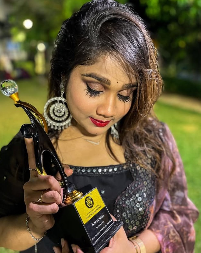Kiran Mai received IFT International Award for Best Serial Artist