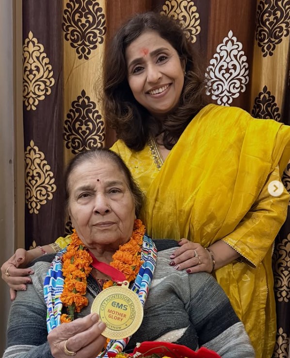 Menka Soni with her mother