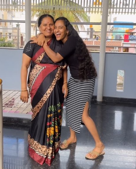 Priyanka Shivanna with her mother