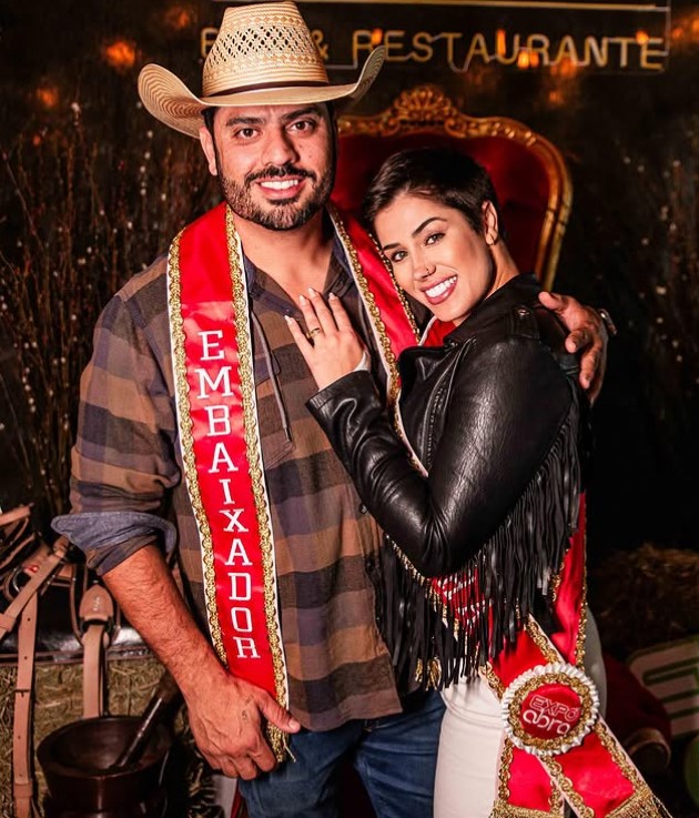 Thamires Ximenes with her husband