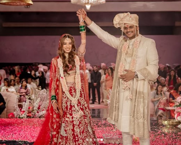 Yugendra Pawar and Tanishka Kulkarni's wedding image