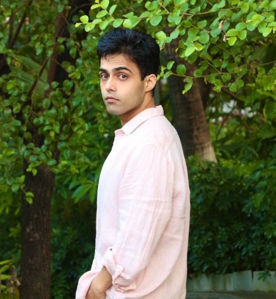 Akshun Mahajan bio