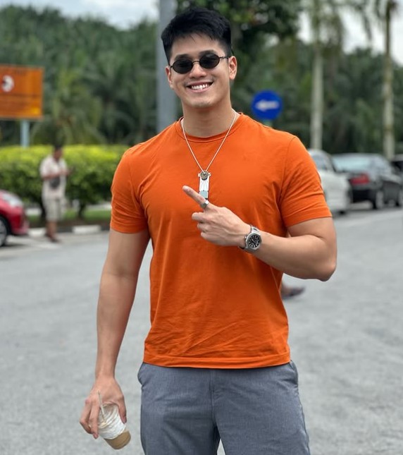 Alex Chee biography