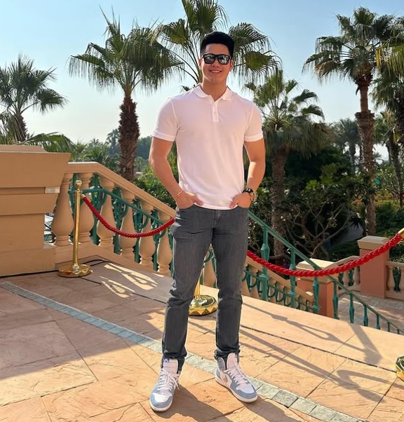 Alex Chee height