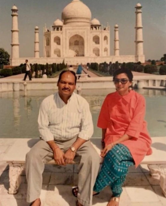 An old image of Kiran Agarwal with her husband Anil Agarwal