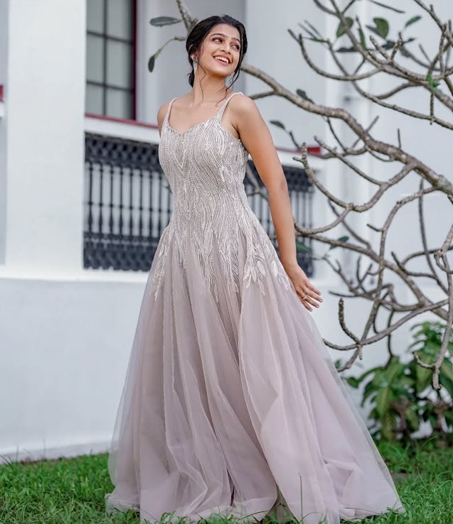 Ananthika Sanilkumar height