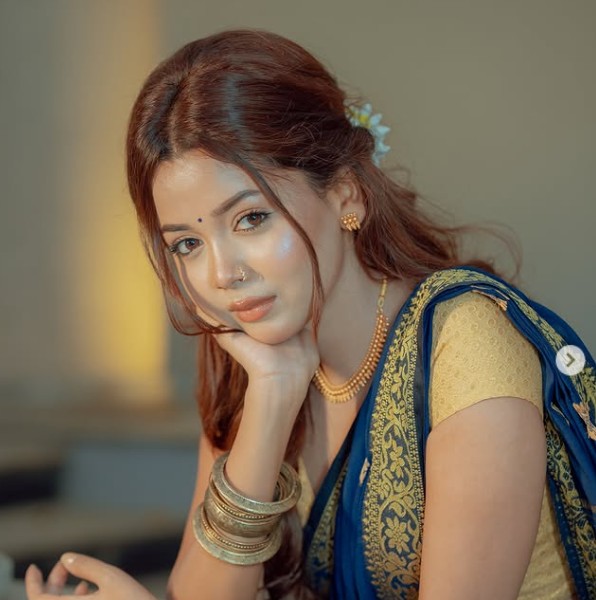 Arohi Mim bio