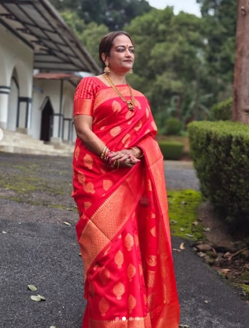Chitra Iyer height