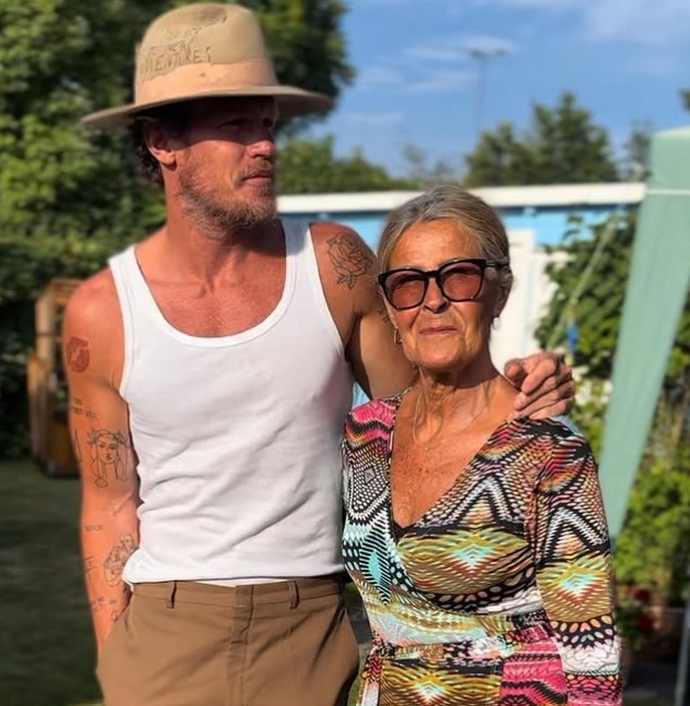 Daniel Nilsson with his mom