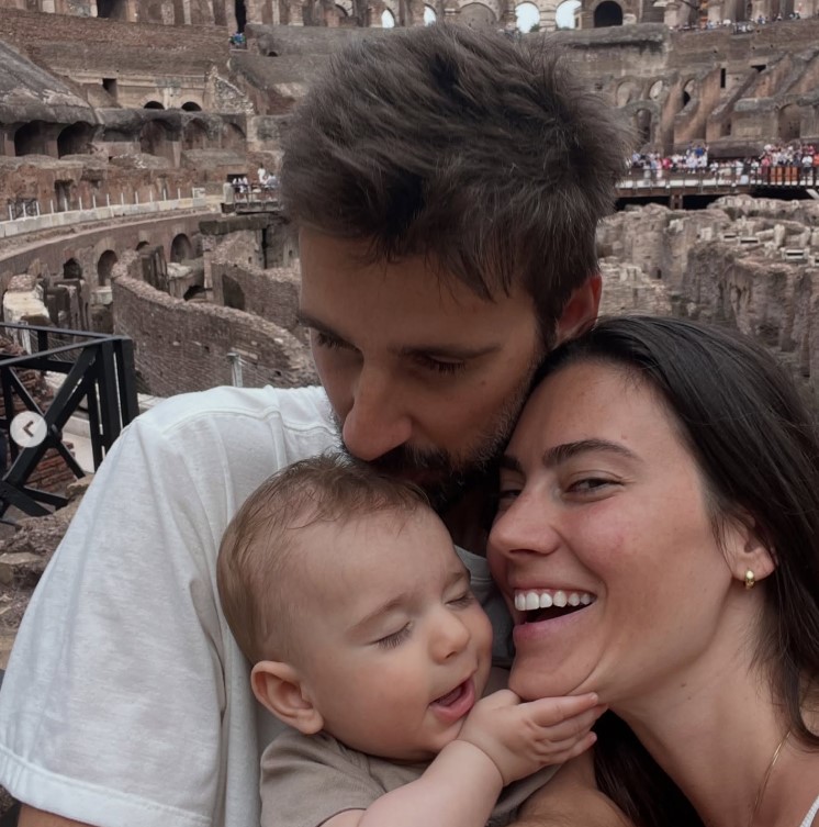 Juliana Mueller with her husband and kid