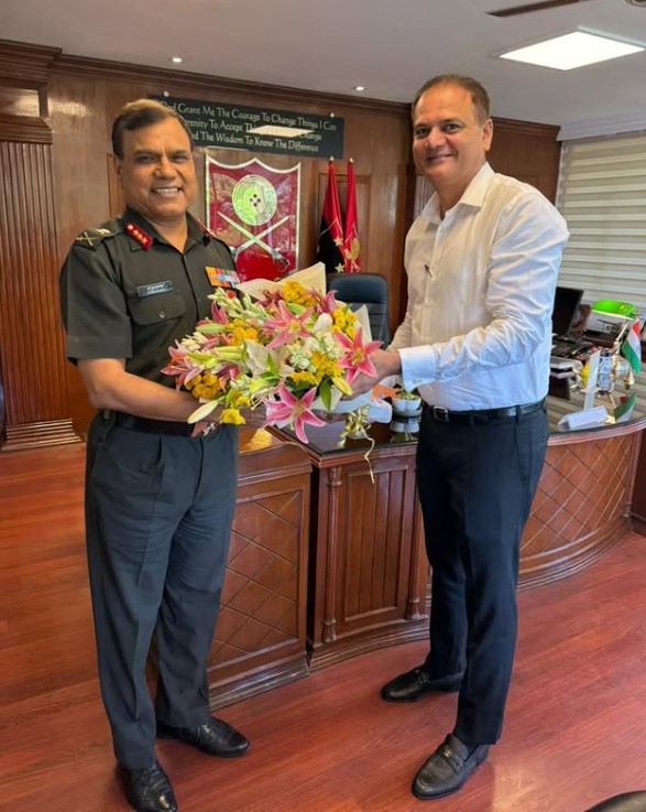 Makarand Narwekar bio