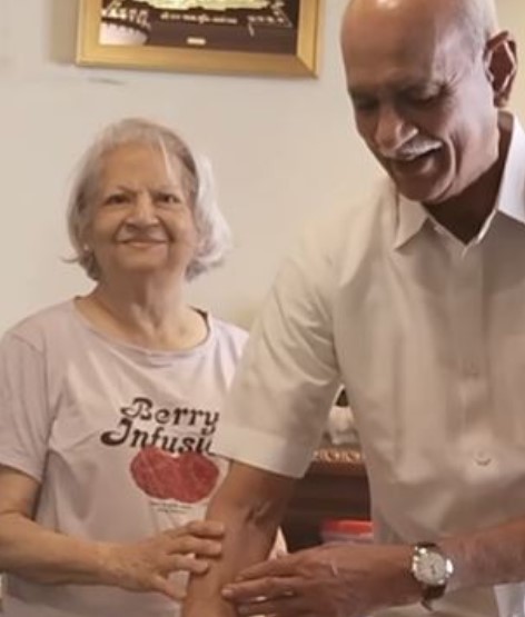 Makarand Narwekar's parents