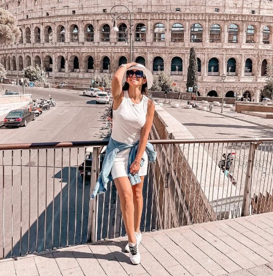 Mariuxi Dominguez height