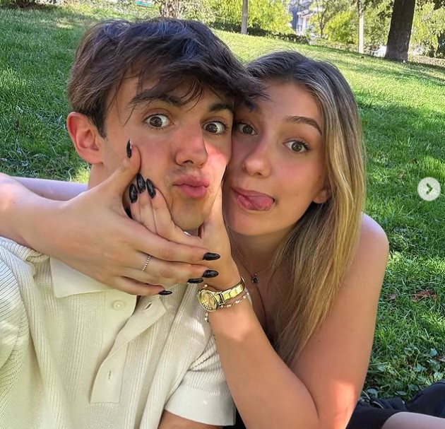 Pablogshow with his girlfriend Carla Diaryy