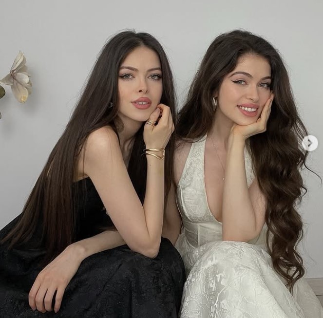 Sahinur with her sister