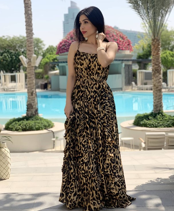 Samira Olfat height