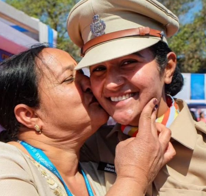 Simran Bala with her mother
