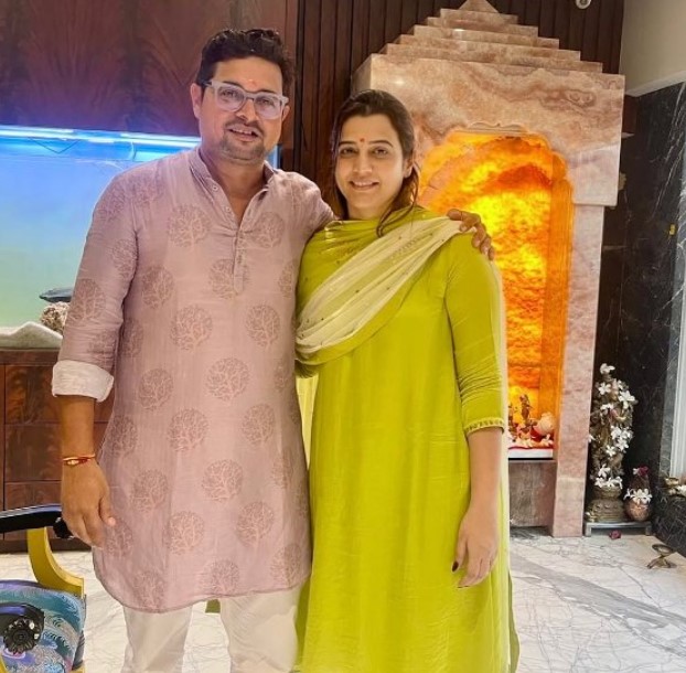 Tejasvee Ghosalkar with her brother