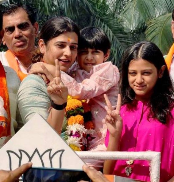 Tejasvee Ghosalkar with her son and daughter
