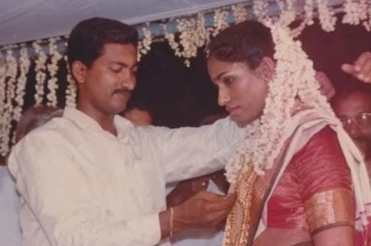 V Srinivasan and P. T. Usha's wedding image