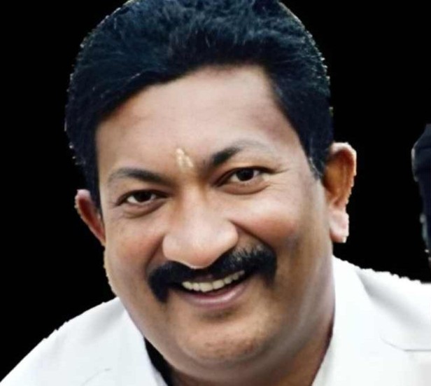 V Srinivasan bio