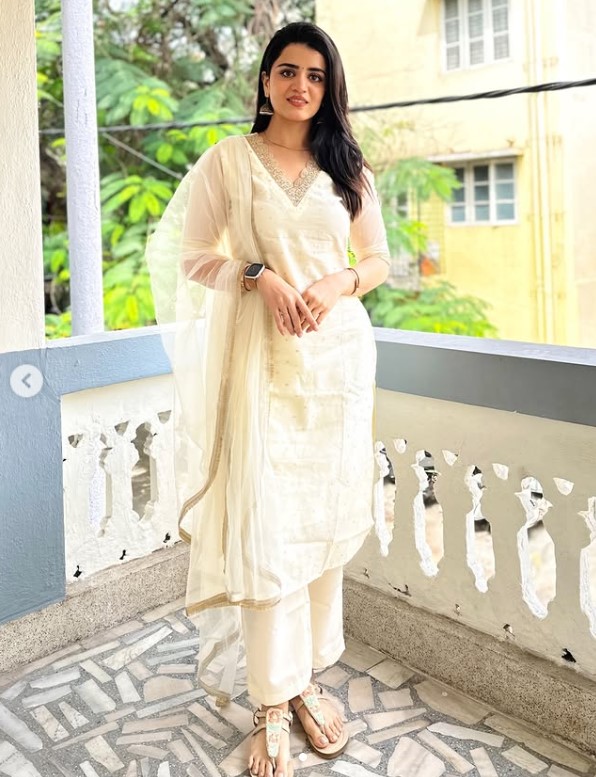 Aishwarya Varma height