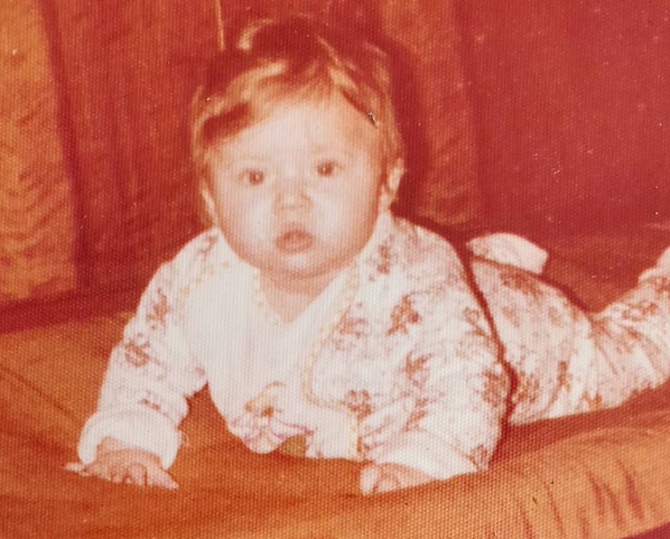 Esra Sonmezer's childhood image