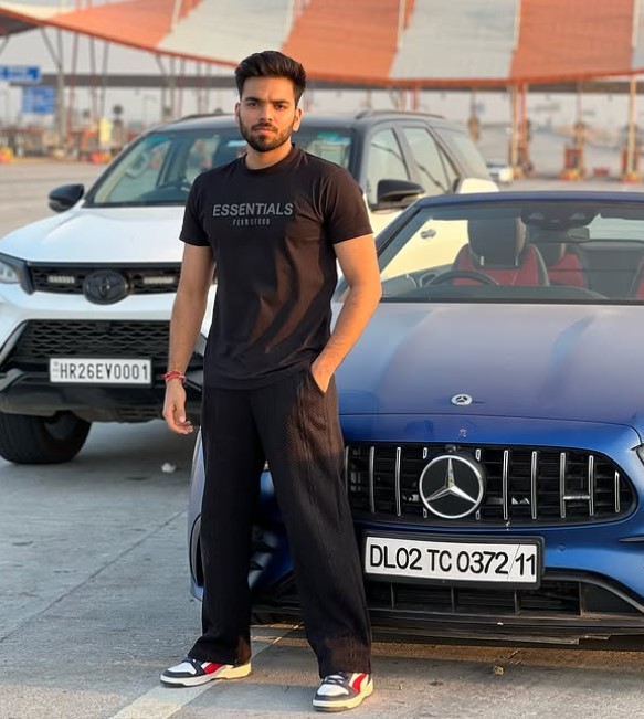 Lakshay Kaushik height