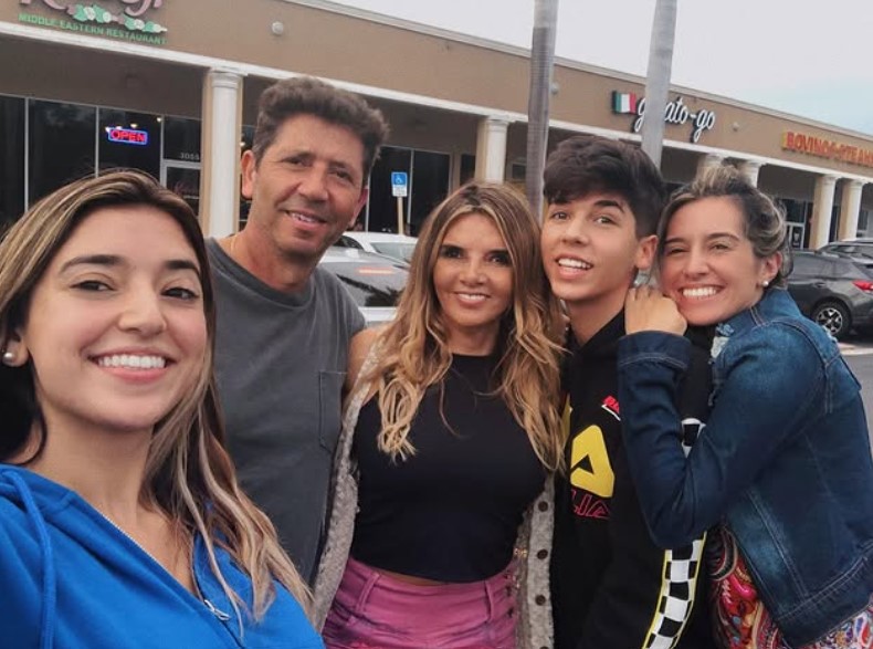 Mario Selman with his family